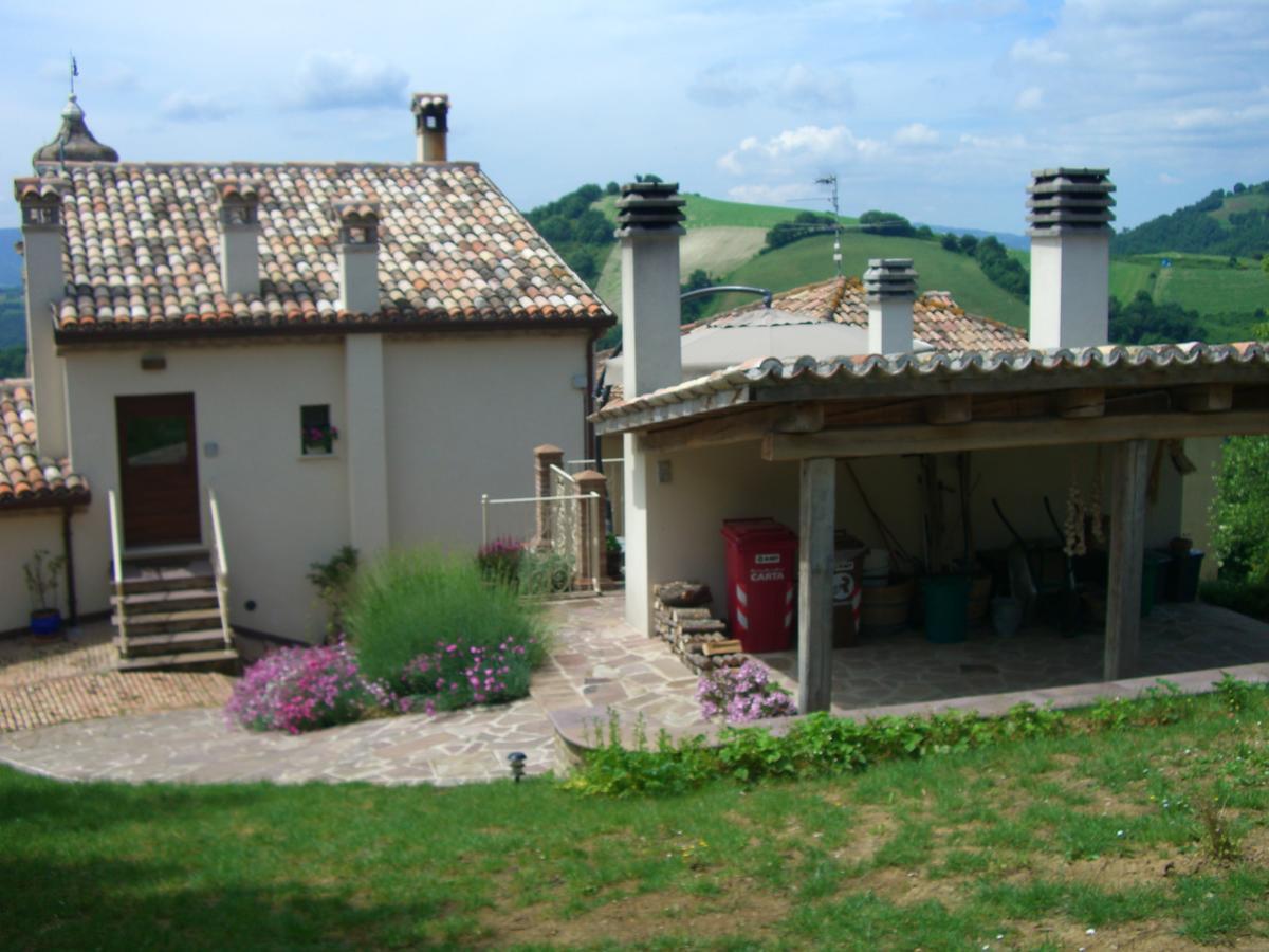 Agriturismo Pozzuolo Serrungarina Exterior photo