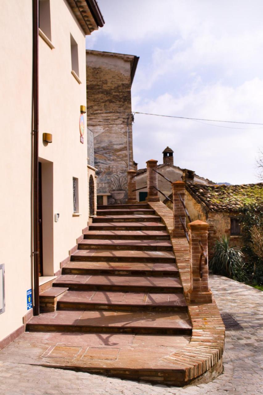 Agriturismo Pozzuolo Serrungarina Exterior photo